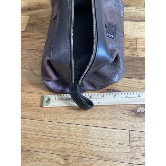 Fossil Vintage Men's Brown Leather Toiletry Travel Bag Dopp Kit Wide Mouth Zip - Picture 7 of 8